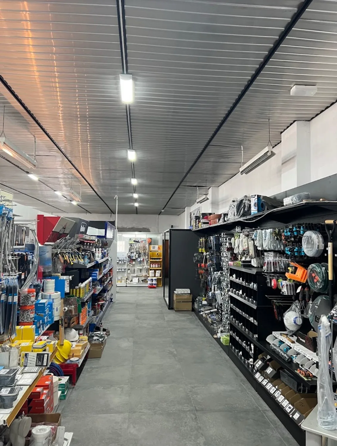 HM Materiales · Ferretería y herramientas